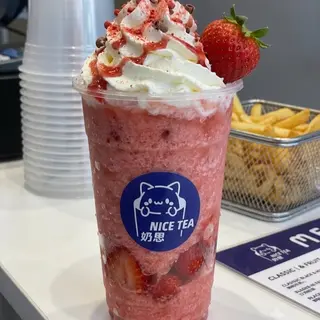 Granita alla fragola con panna