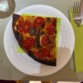Trancio di focaccia barese