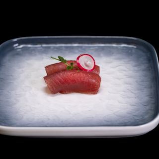 111.Nigiri tonno