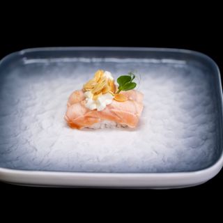 118.Nigiri sake scottato