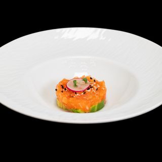 182.Tartare salmone