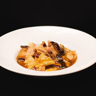 98.Tofu con funghi e bambù