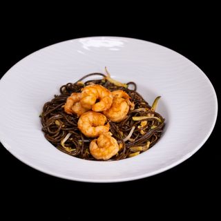 66.SPAGHETTI DI SOBA CON GAMBERI