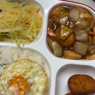 Tofu giapponese stufato日本豆腐便当