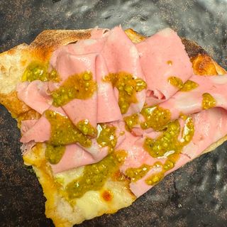 Mortadella e pistacchio