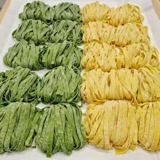 Tagliatelle gialle e verdi
