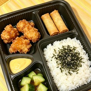 Bento Pollo Karaage con Riso