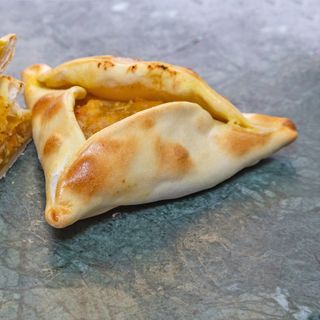 BOX 6 empanadas pollo