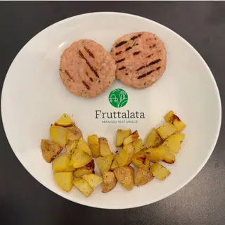 Hamburger di pollo al forno con patate