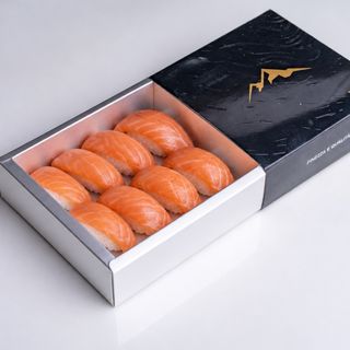 Selezione nigiri al salmone