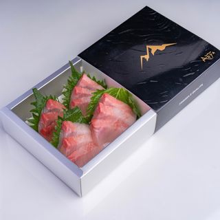 42-Sashimi hamachi
