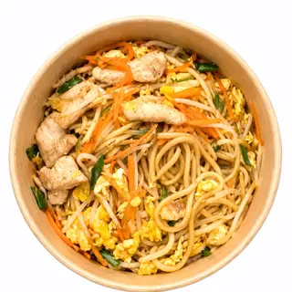 spaghetti con pollo e verdure saltate