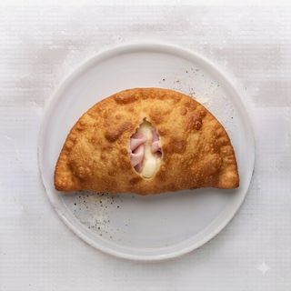 Panzerotto Prosciutto e Provola