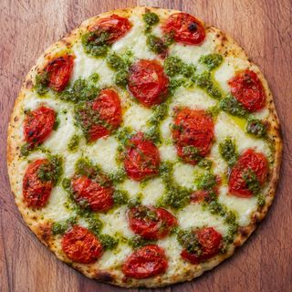 Focaccia con provola pugliese e salsa verde