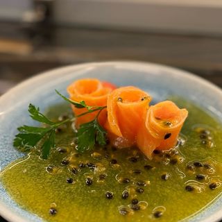 018 Carpaccio salmone con sesamo