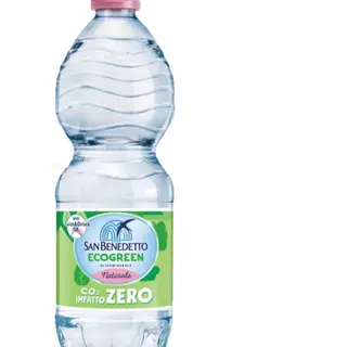Acqua naturale