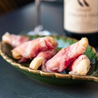 Grissini con crudo