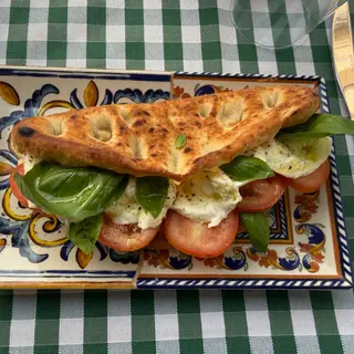 Focaccia caprese