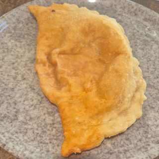 Panzerotto barese con cime di rapa e salsiccia