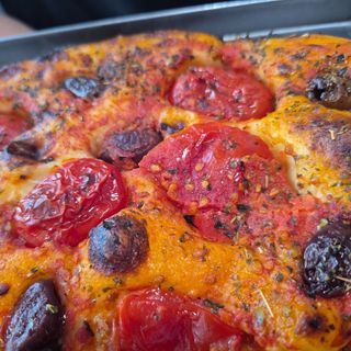 Focaccia barese classica