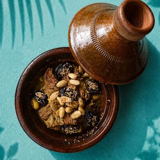Tajine manzo prugne mandorle