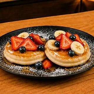 Pancake con frutta fresca e sciroppo d'acero - 2 pezzi