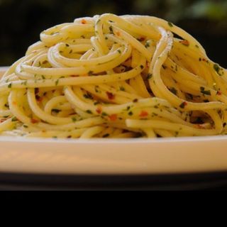 Spaghetti aglio, olio e peperoncino