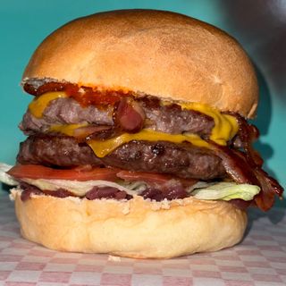 Doppio bacon cheeseburger