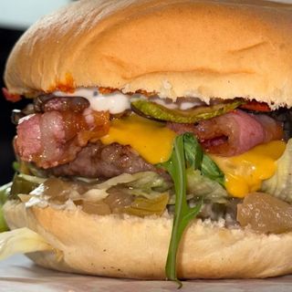 Farmer bacon cheeseburger