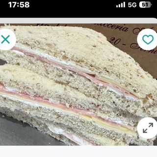 Tramezzino cotto e formaggio