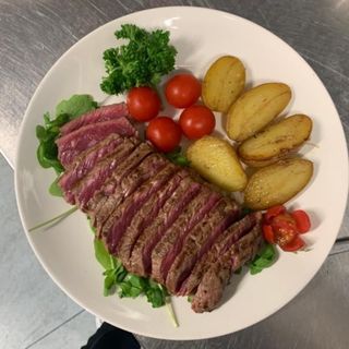 Tagliata Di Manzo Con Rucola E Grana