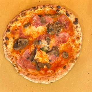 Prosciutto e funghi
