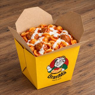 Orecchiette polpettine al sugo e fonduta di caciocavallo