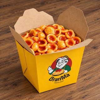 Orecchiette pomodoro e basilico