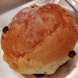 Pane al latte con uvetta