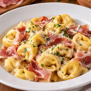 tortellini  bolognesi pana e prosciuto