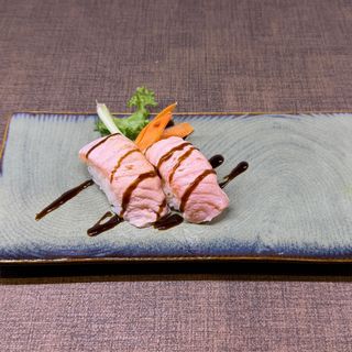 226. Nigiri salmone scottato 2 pezzi