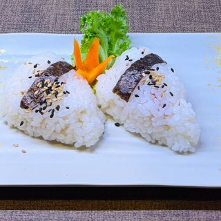 242. Onigiri tonno 1 pezzo