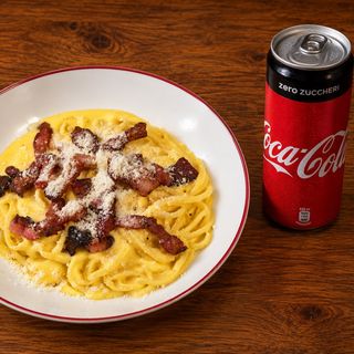 Spaghetti alla Carbonara + Soft Drink