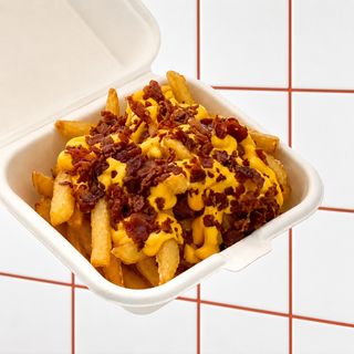 Patatine cheddar e bacon