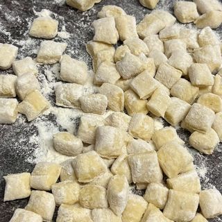Gnocco di Patate ARTIGIANALE FATTO A MANO al Pomodoro e Basilico