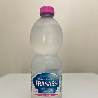 Acqua naturale