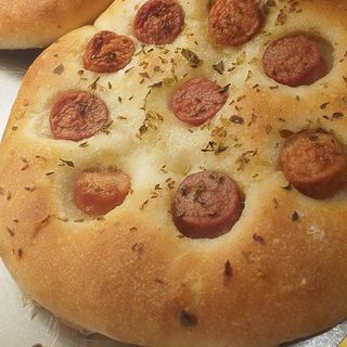 Focaccia ai wurstel