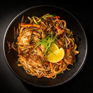Manzo pepe udon