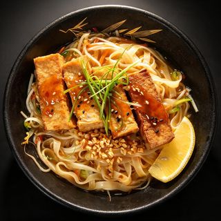 Tofu vegi pad thai