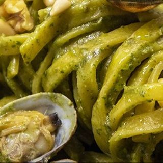 Fetticcine Pesto-Spada-Vongole-Gamberone