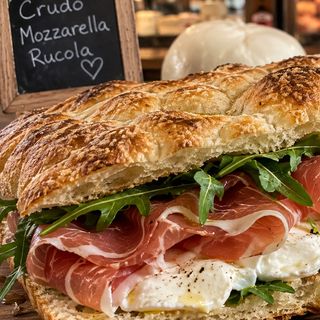 Crudo & Mozzarella