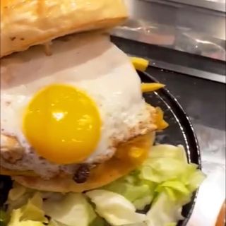 Panino Hamburger provola e patatine