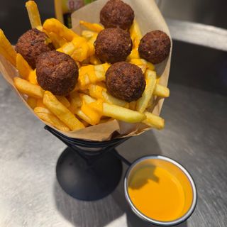 Porzione Patate Fritte Polpettine e Provola