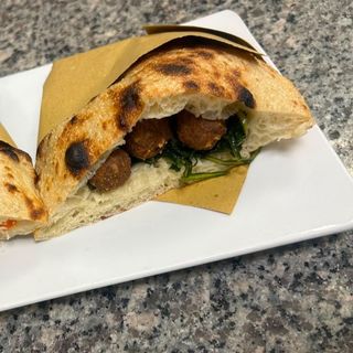 Broccoletti e polpette fritte